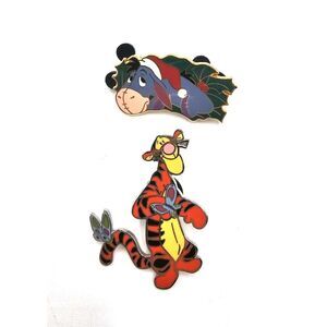 2002 Disney Pin 12 Months of‎ Magic Christmas Wreath Winnie the Pooh's Eeyore